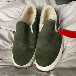 vans sherpa lined slip on